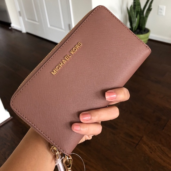 Michael Kors Handbags - 🌹❤️LAST#1🌹Michael Kors Jet Set Travel Dusty Rose